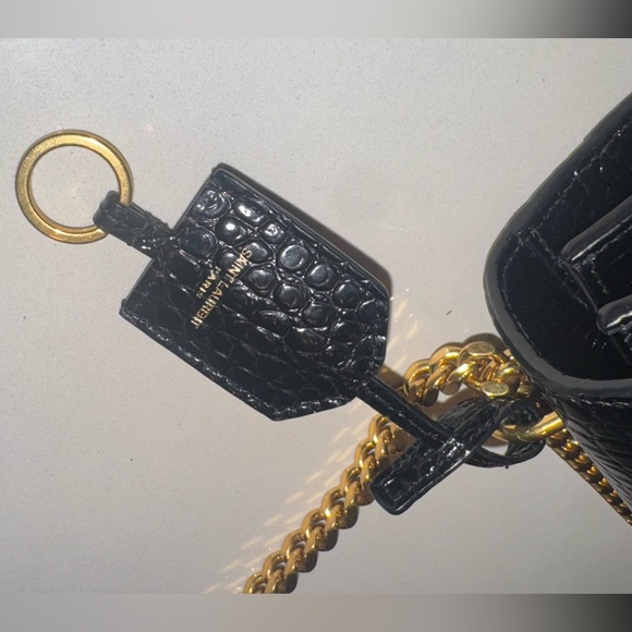 Saint Laurent Sunset Large in black croc-embossed shiny leather w/ gold hardware - Picture 9 of 17